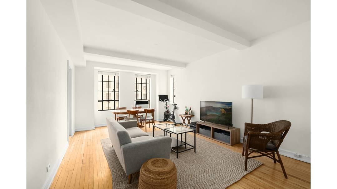 Park Vendome Studio with Sleeping Alcove 3, 750 month Welcome to this sun drenched studio with sleeping alcove at the iconic Park Vendome, just two blocks from Central Park and ...