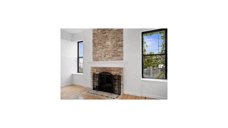Unit 5G at 190 Garfield Place offers a sunny, spacious, peaceful, refreshed and updated 2 bed 2 bath home for the future renters.