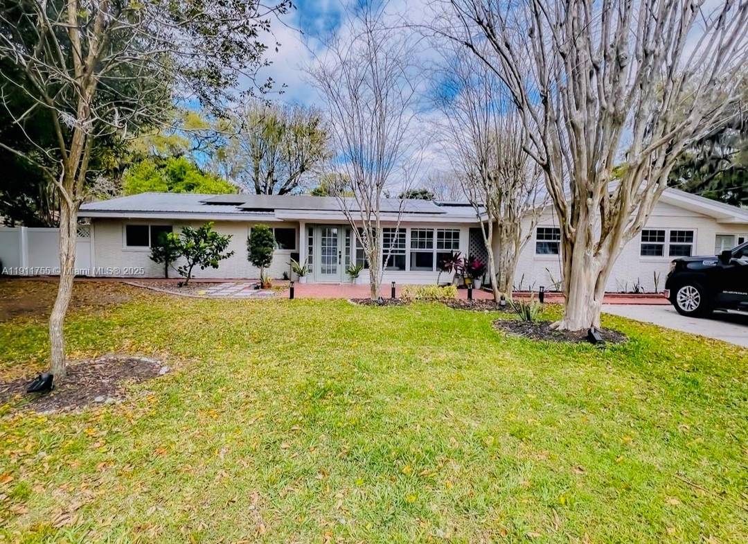 Short Sale subject to lender approval.