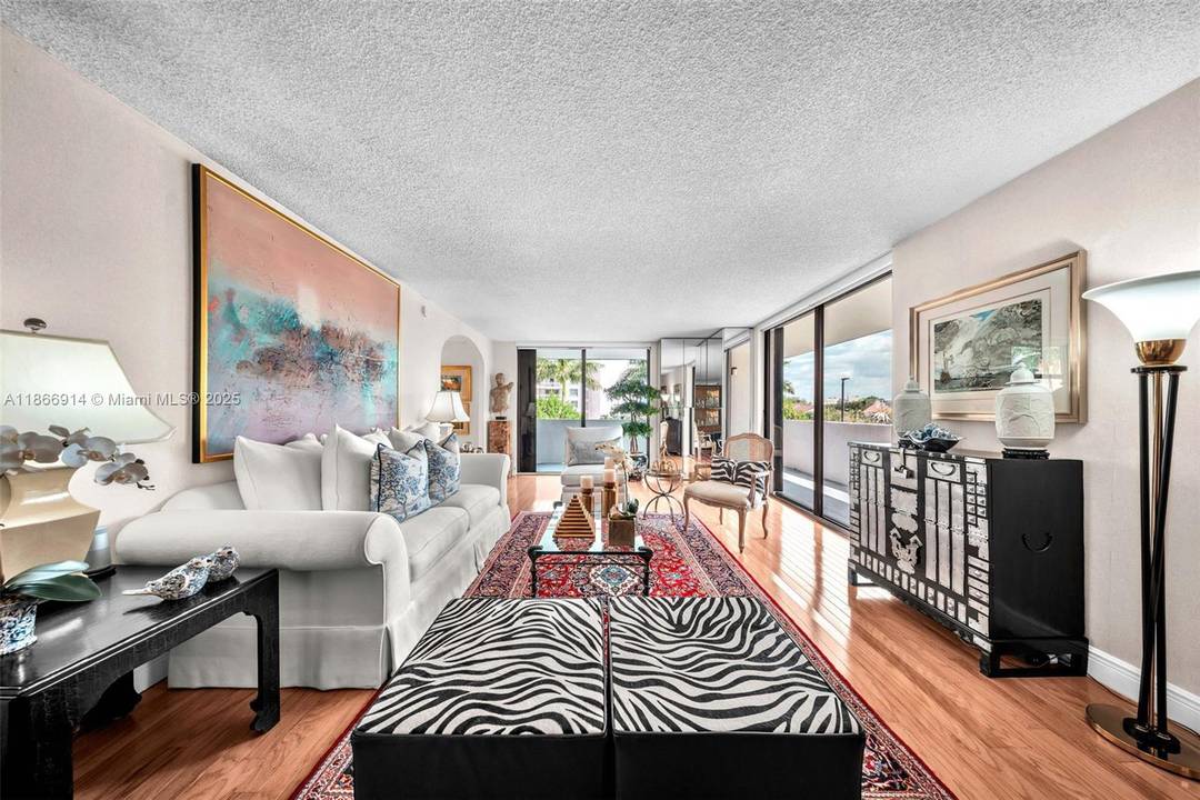 IMMACULATE amp ; SPACIOUS 2 BED, 2.