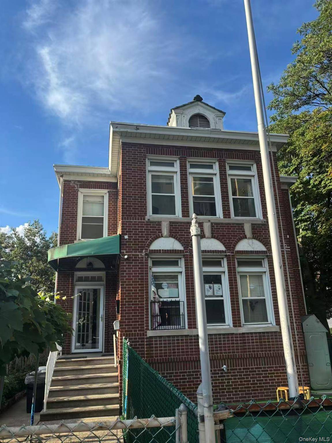 Prime Location In Flushing.