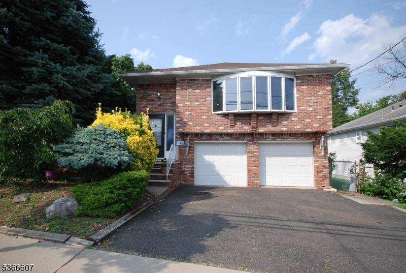 Ready To Move in to this 3BR.