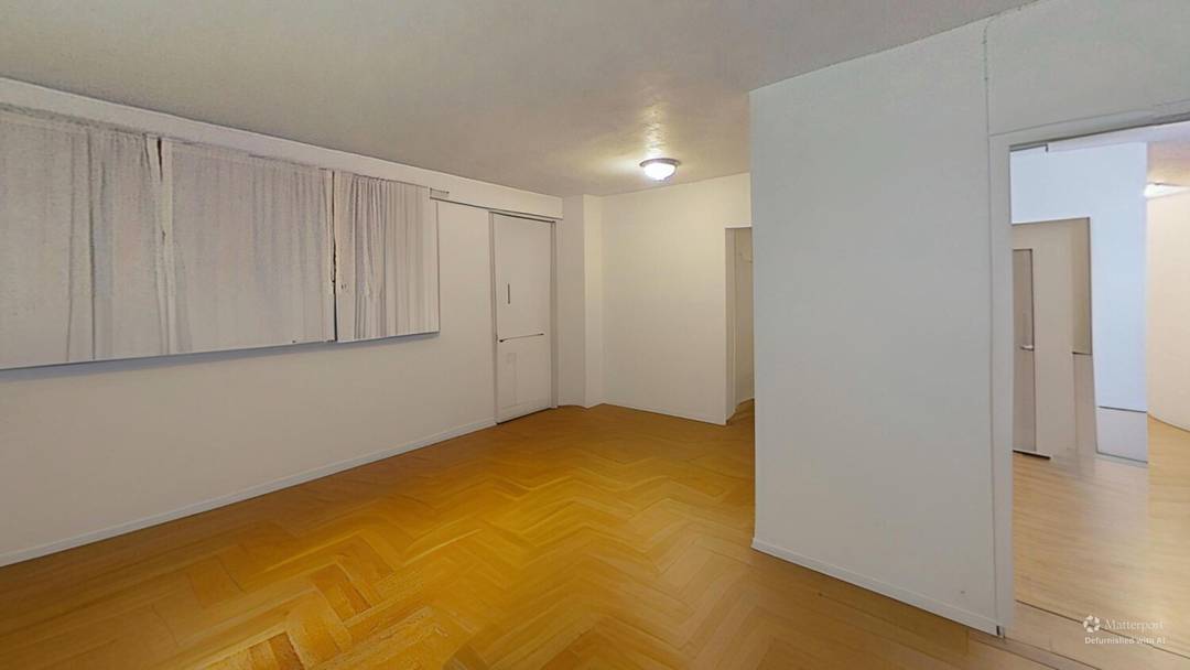 Welcome to 122 Ashland Place, Apartment 3C, a beautifully positioned home in the heart of Downtown Brooklyn, one of the borough's most vibrant and culturally rich neighborhoods.