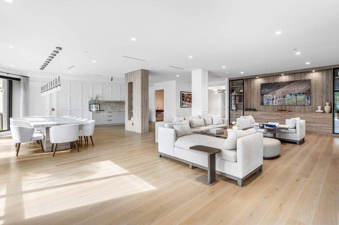 Beyond the private gates of Boca Grove Country Club, a residence of exceptional scale and sophistication awaits.