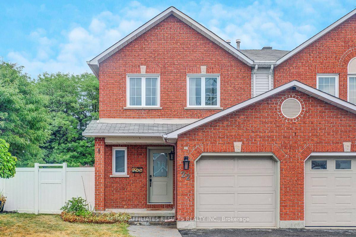 Welcome to this bright and spacious end unit townhome, tucked away on a quiet cul de sac in the family friendly community of Katimavik.