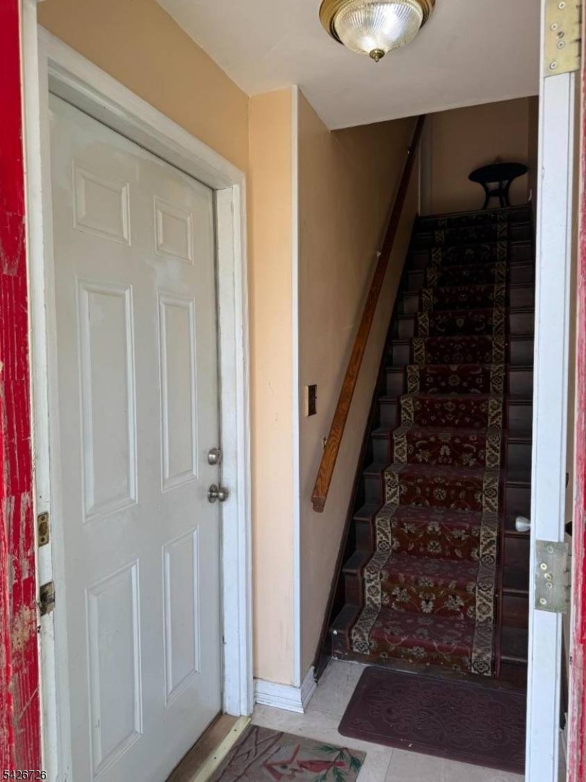 Spacious multi family. Unit 1 2bed 1 bath.