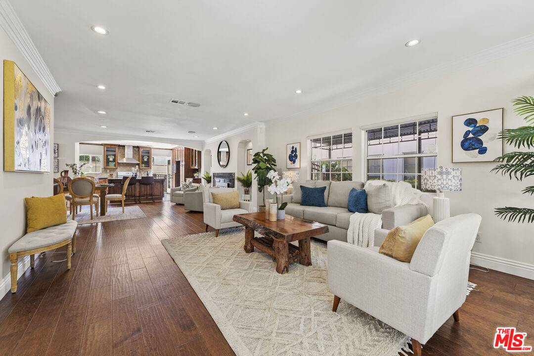 1114 S La Peer Dr 3BR Beverlywood La