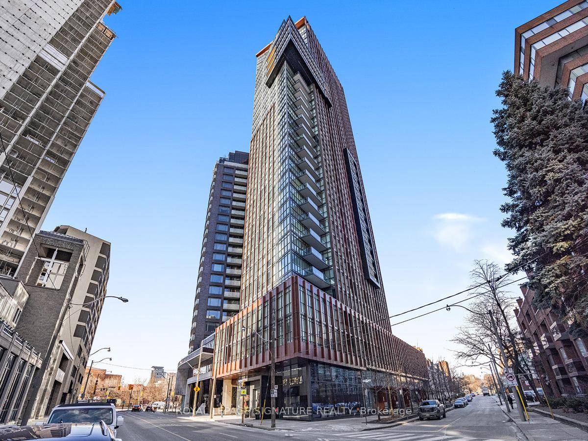 The EXCEPTIONAL YORKVILLE Condo features this rare GEM with breathtaking unobstructed east views !