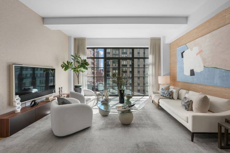 Located in the heart of NoMad, The Huys Condominium pronounced House, inspired by New York's original City Hall, Stadt Huys is a striking blend of the finest prewar architecture and ...