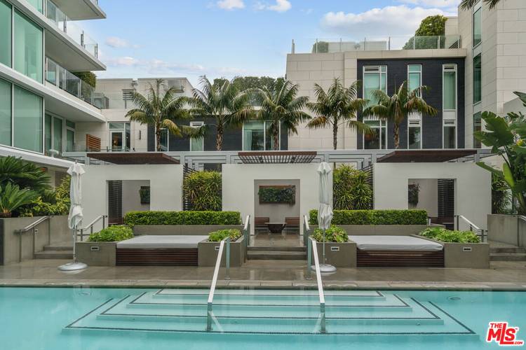 9000 W 3rd St 2BR Beverly Grove La