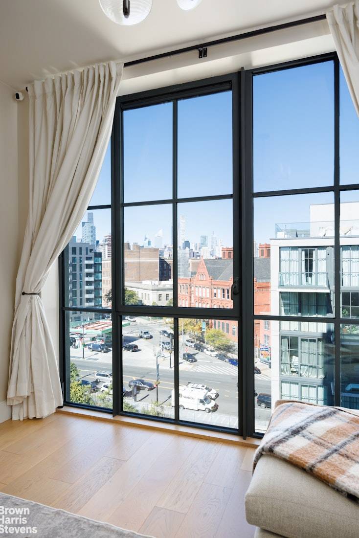 Large 3 bedroom with Floor to ceiling Windows A spacious and quiet 3 bedroom unit with stunning Manhattan skyline backdrop is now available for sale.