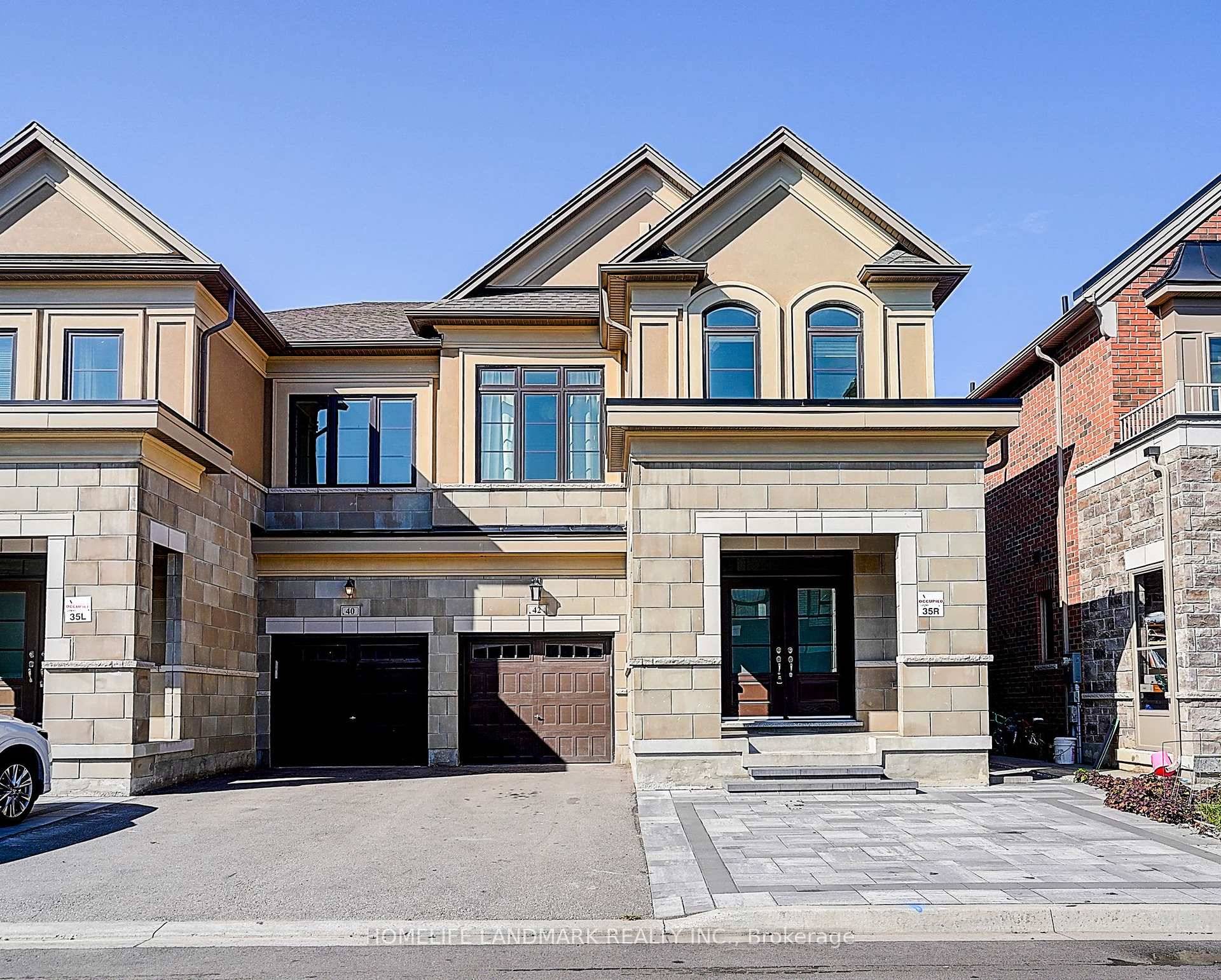 Modern 4 bedroom Semi Detached Home in the Prestigious Richlands Community of Richmond Hill.