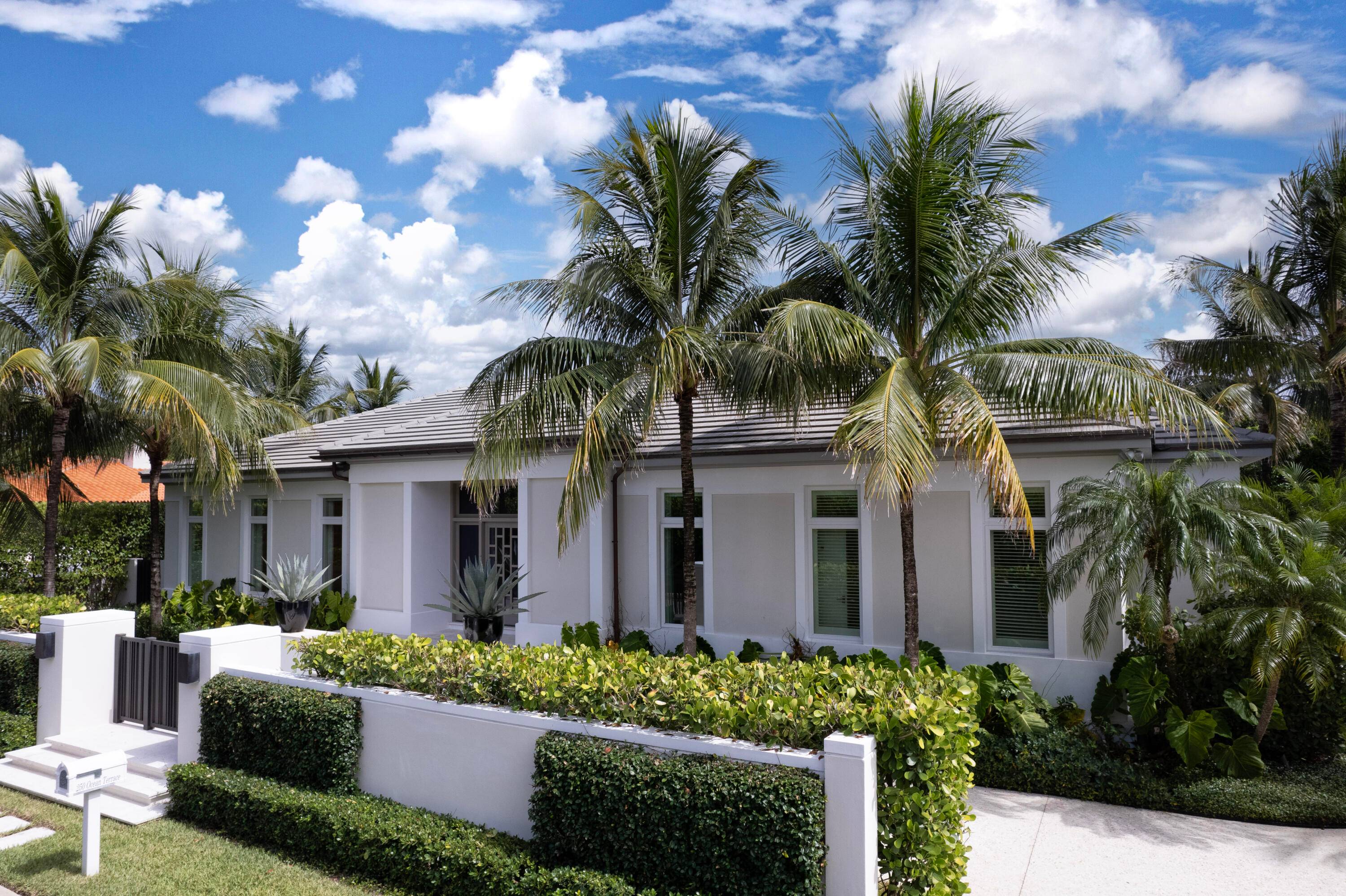 Located on Palm Beach's quiet and serene North End and custom built in 2018, this single story modern island home is nothing short of stunning.