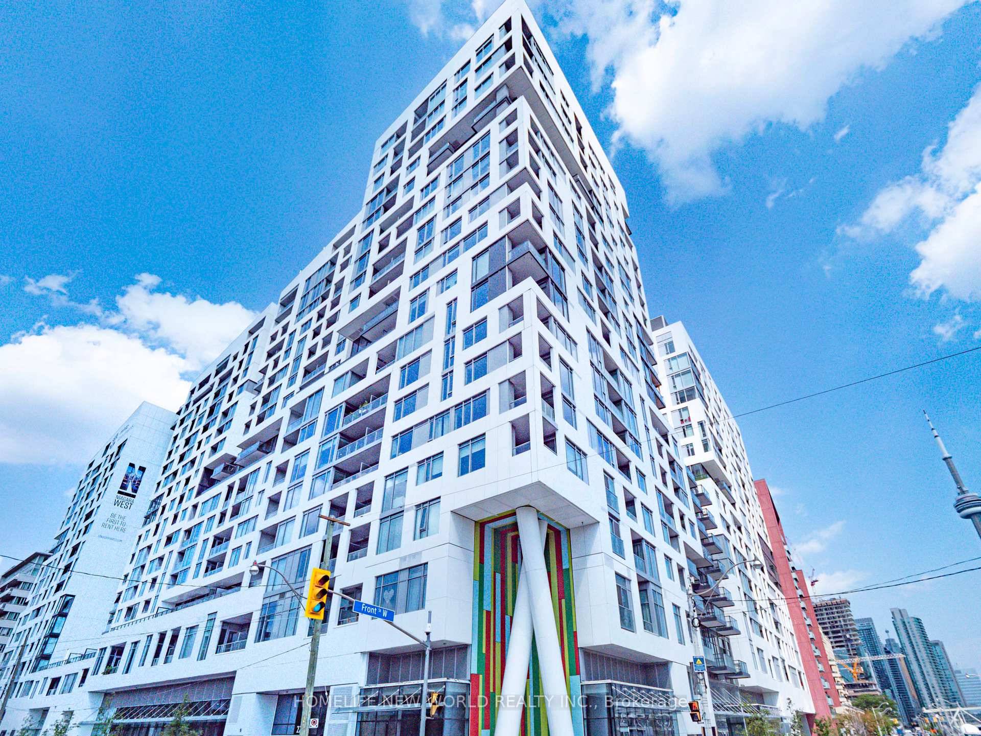 Bright and Spacious 1 bedroom with east view of Toronto Skyline.