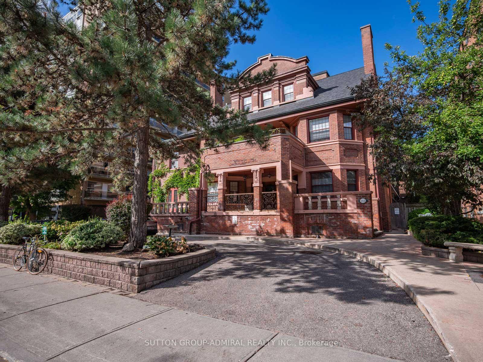 Nestled in the heart of Toronto's cultural and academic core, this spacious 2 bed, 2 bath condo places you steps from the University of Toronto's St.