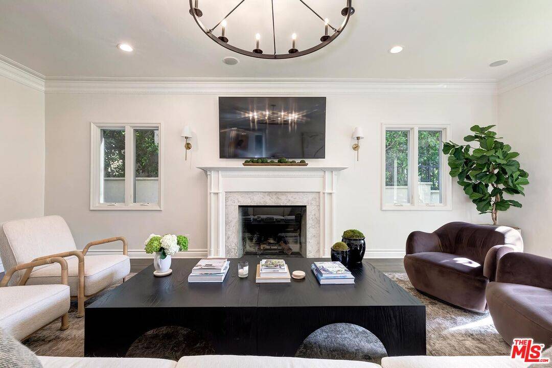 1154  N Wetherly DR 4BR Sunset Strip La