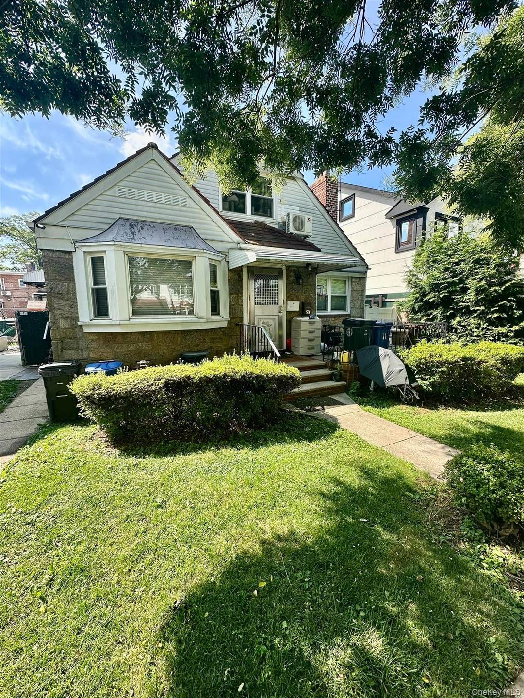 40x100 completely renovated legal 2 family.