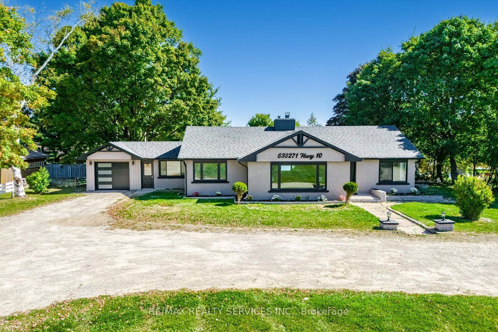633271 Hwy 10, Mono Fully Renovated Brick Bungalow !