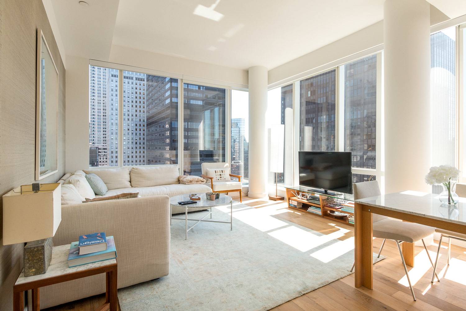 Light, bright and beautiful, this is the perfect two bedroom condo !