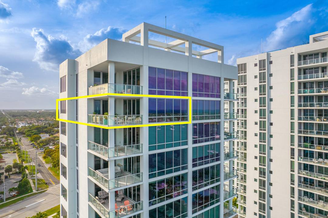 Exquisite 18th Floor Residence in the Sky The Palm BeachesExperience the ultimate in South Florida living at 3 Water Club Way Encore's most desirable Sapphire Floor Plan with captivating southern ...