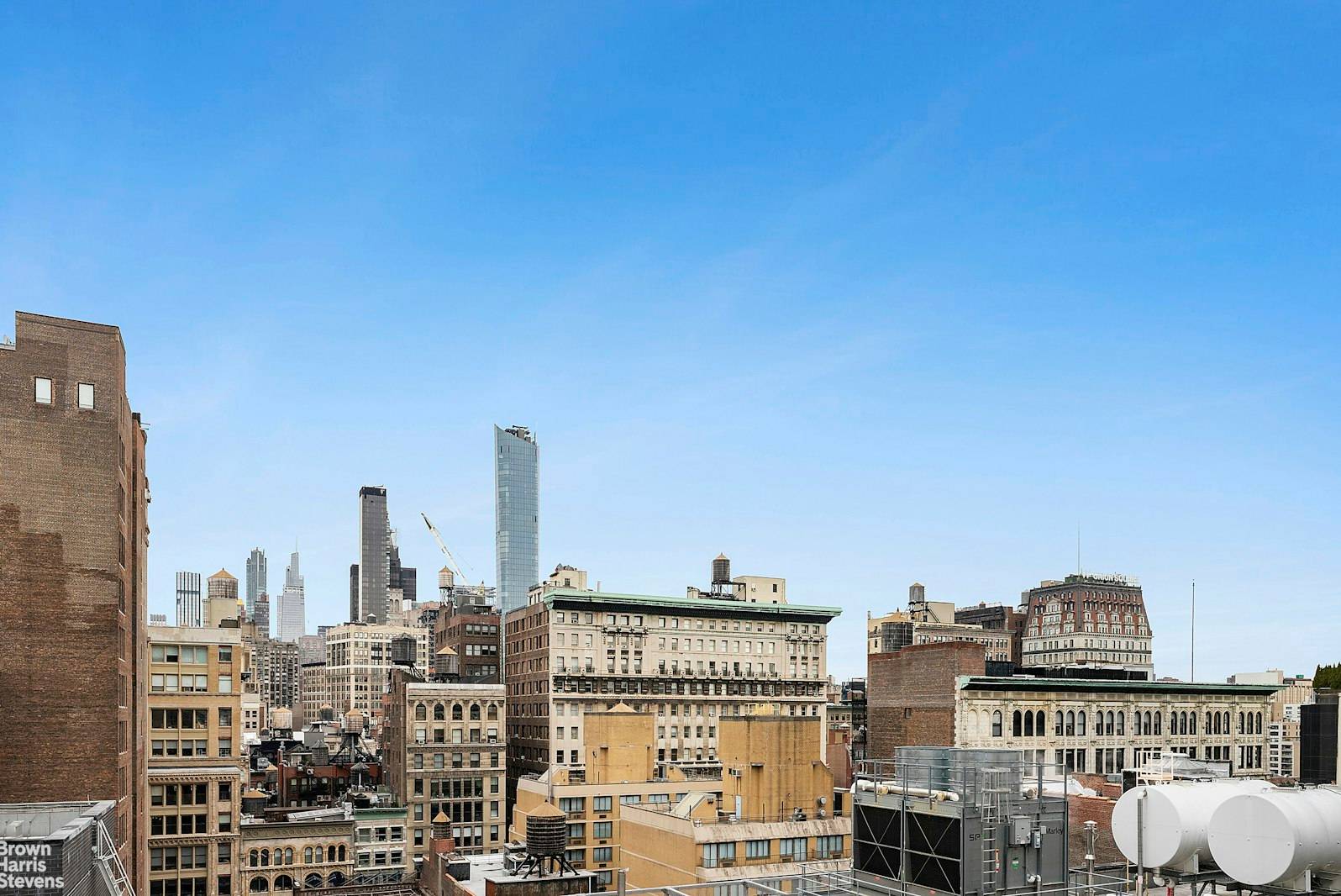 Oversized One Bedroom Boasting Open Skyline Views in Prime Full Service Union Square Location Available May 1st Sorry No Pets Experience the best of downtown central living in the heart ...