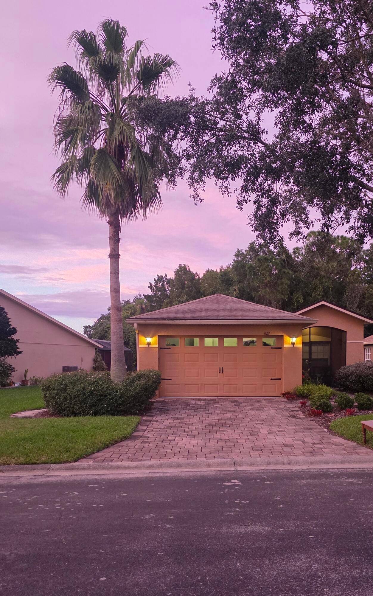 This 2 bedroom, 2 bath CBS Chardonnay model is nestled in a quiet street with a conservation in the rear.