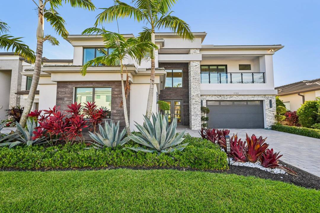 Welcome to 17313 Pagoda Palms Dr in the sought after LOTUS community of Boca Raton.