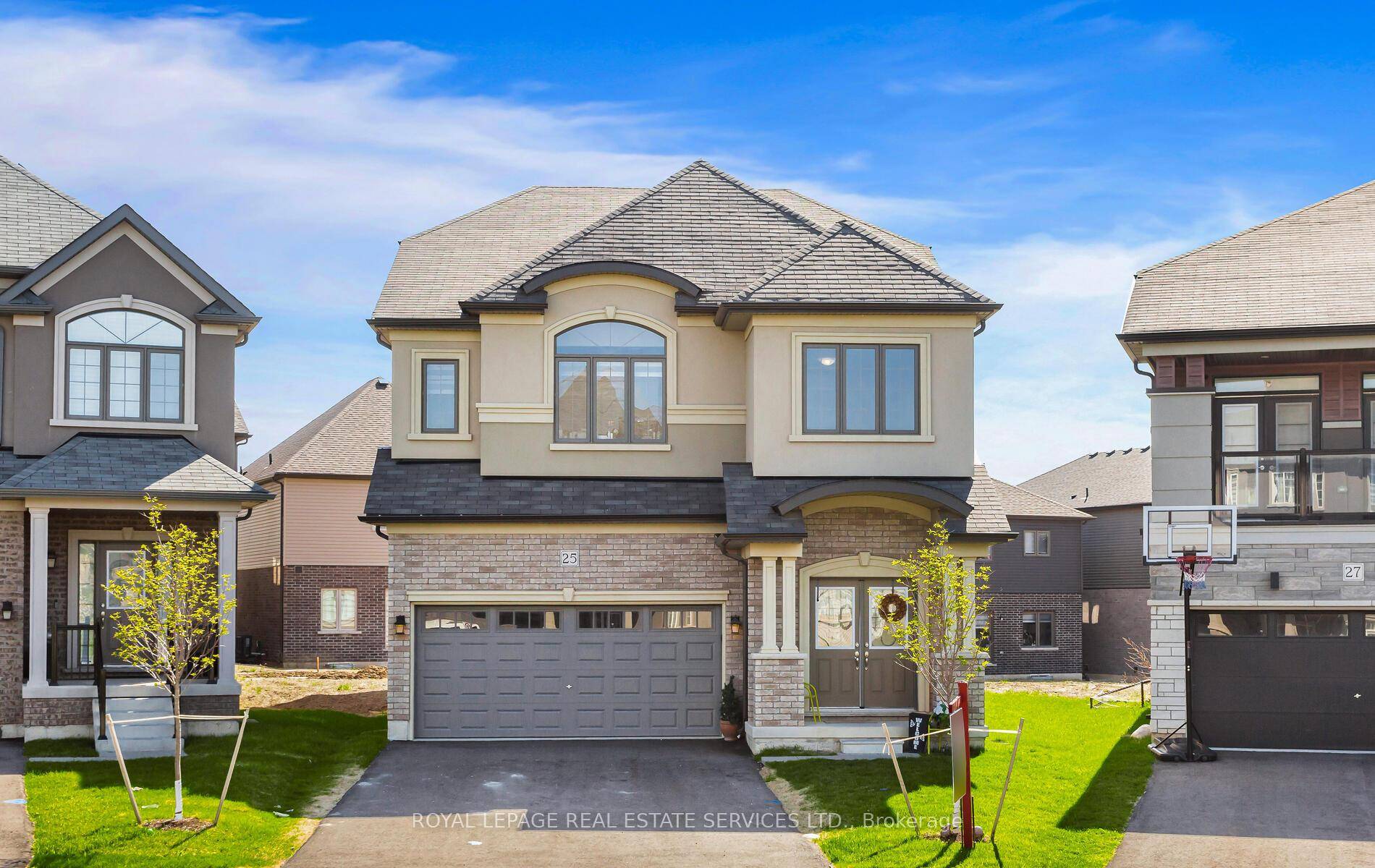 Welcome to this Stunning Brand New Detached Home in Paris !
