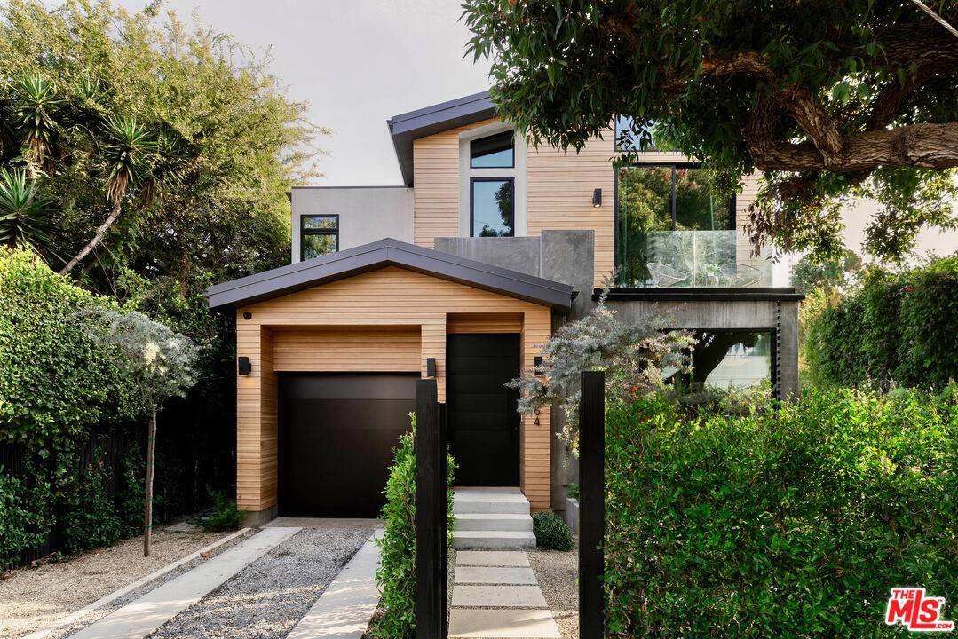 9064 Harland Ave 3BR Sunset Strip La