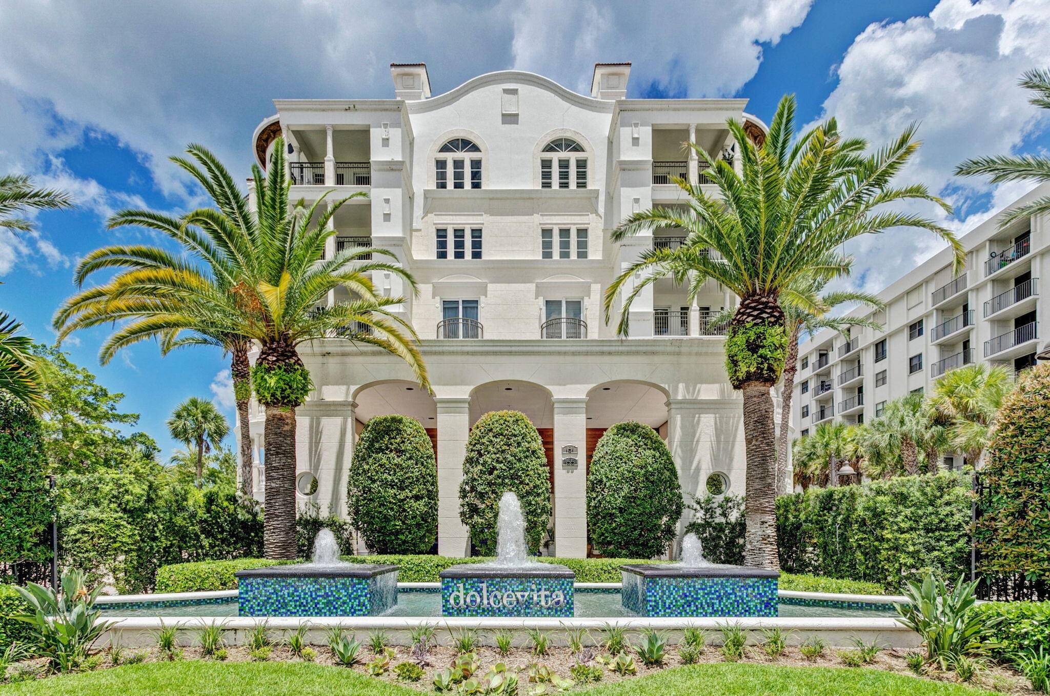 BOUTIQUE ISLAND LUXURY 3 Bedroom DOLCE VITA Unit RARELY AVAILABLE !