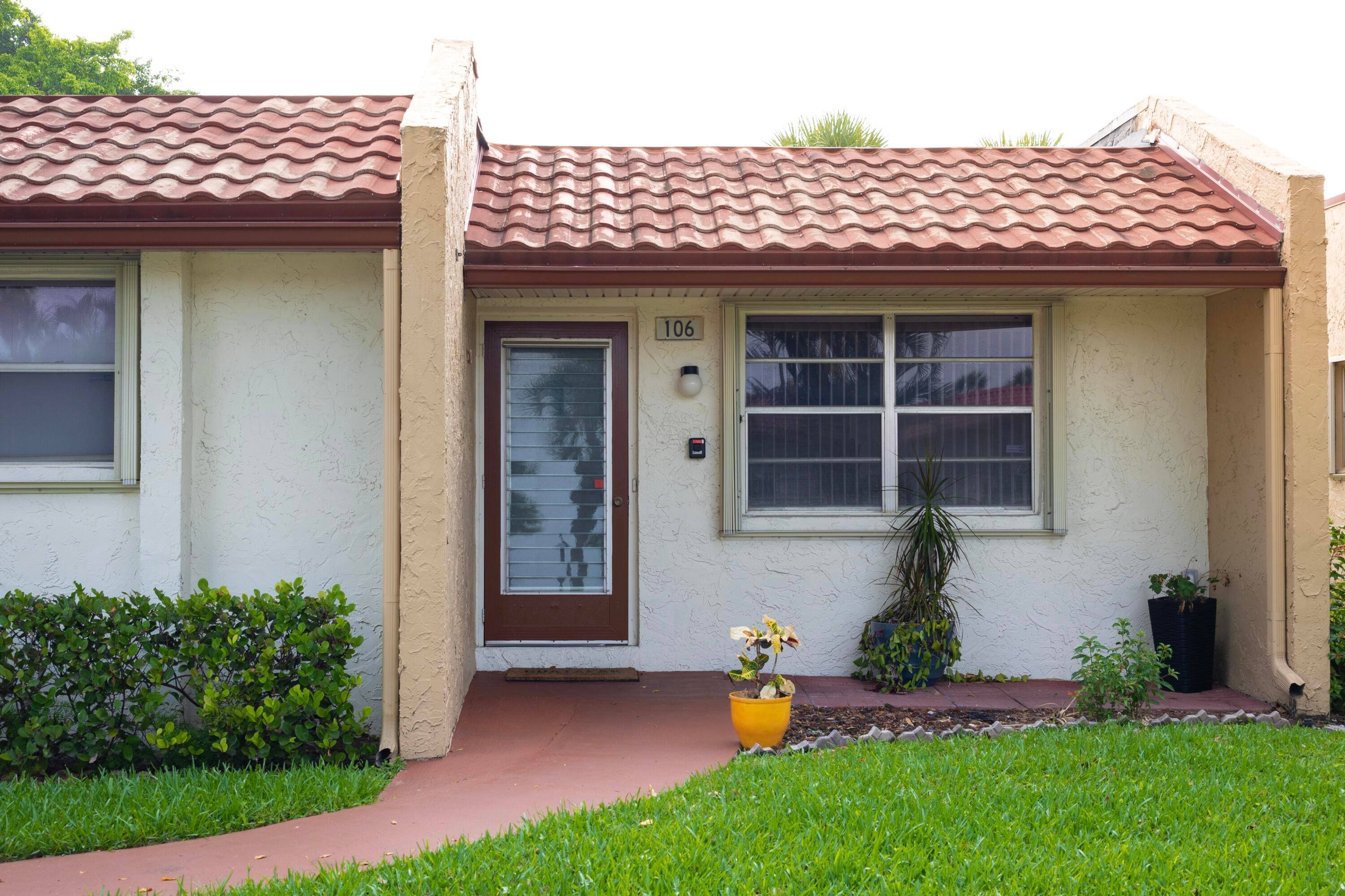 Welcome to this beautifully maintained oversized corner villa, where comfort meets style.