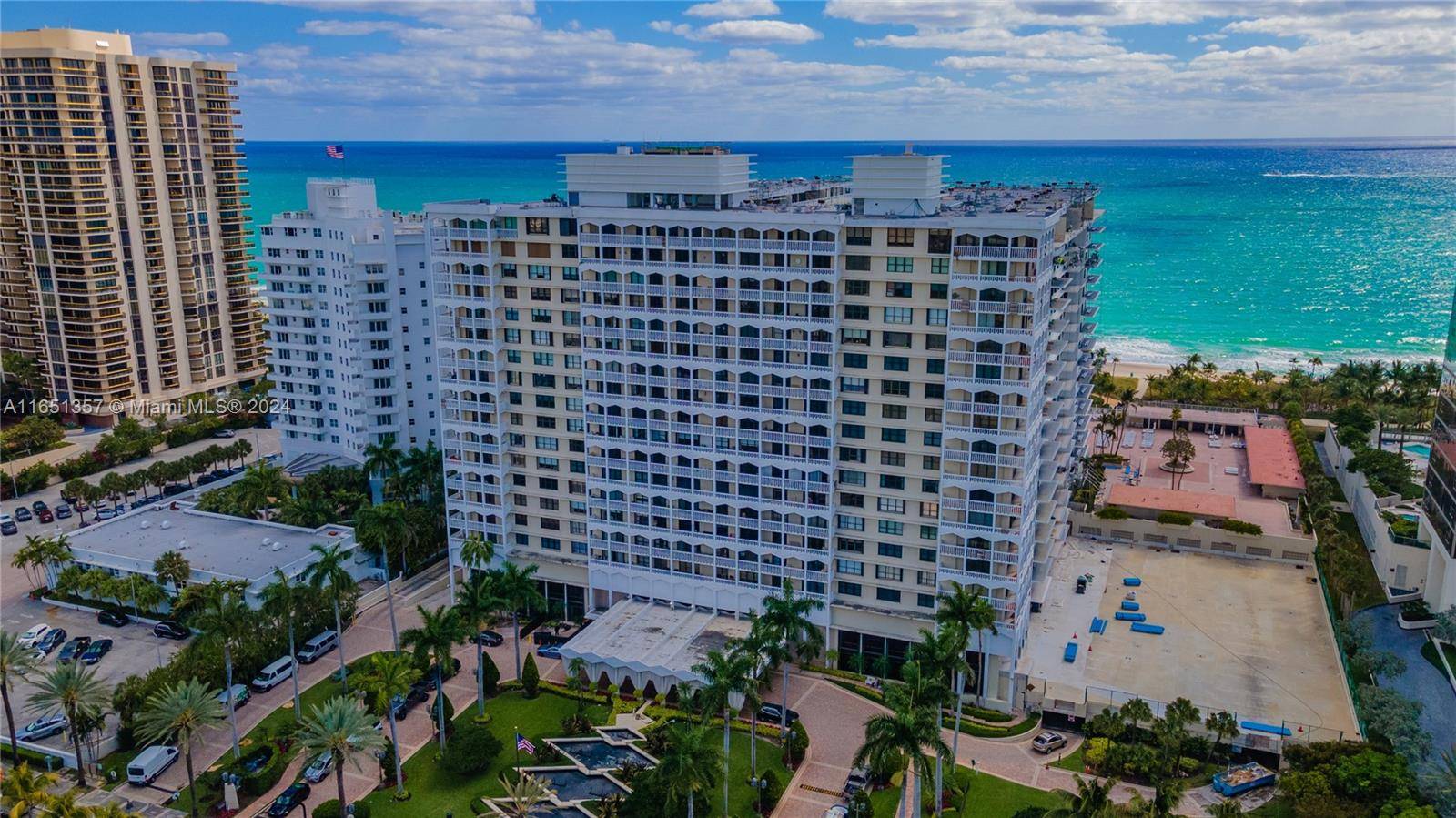 Welcome to a cozy Balmoral 2 bedroom and 2 bathrooms unit in famous Bal Harbour area.