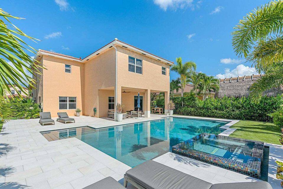 UNFURNISHED ANNUAL RENTAL ; Quietly Located Away From The Highway, This Elegant Stunning LAKE LOT, CBS, 2 Story, 5 Bedroom, 3 Bathroom, 2 Car Garage Pool Home Offers An Extended ...