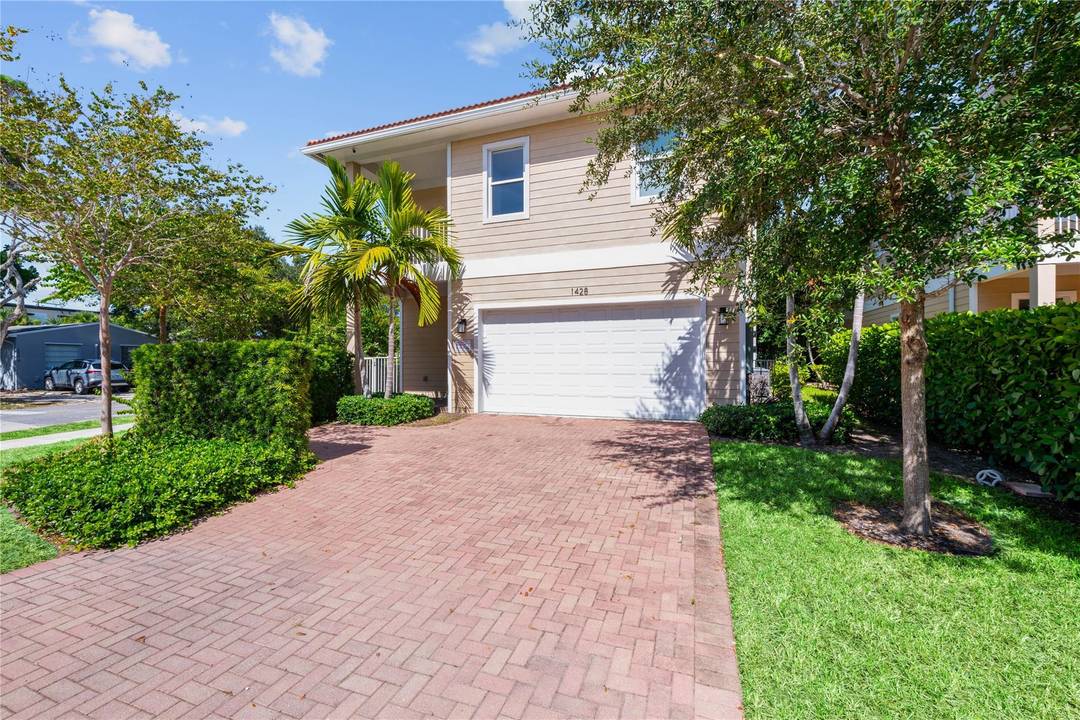 Spacious 4 bedroom, 3. 5 bathroom two story townhome with a 2 car garage located in the heart of Fort Lauderdale.