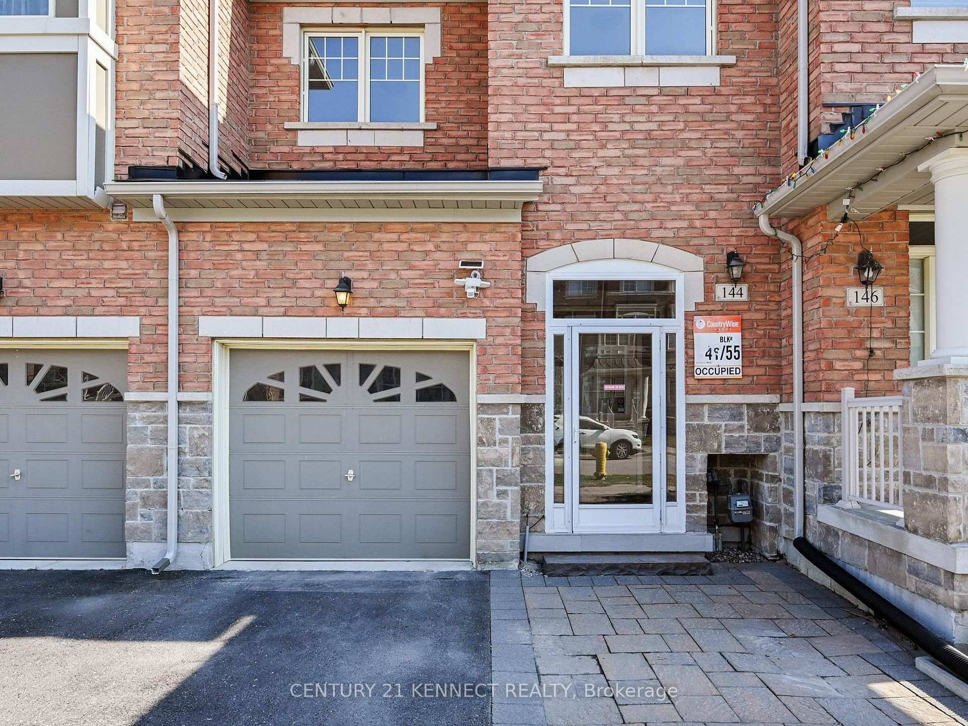 A Must See Bright amp ; Well Maintained 3 1 Bedrooms Freehold Townhouse in High Demand Wismer.