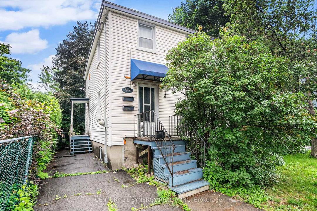 Nestled in the heart of Vanier, 327 Richelieu Avenue is a charming and well maintained duplex that offers flexibility, functionality, and long term value.