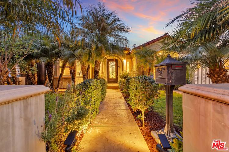 326  N Doheny Dr 4BR Beverly Grove La