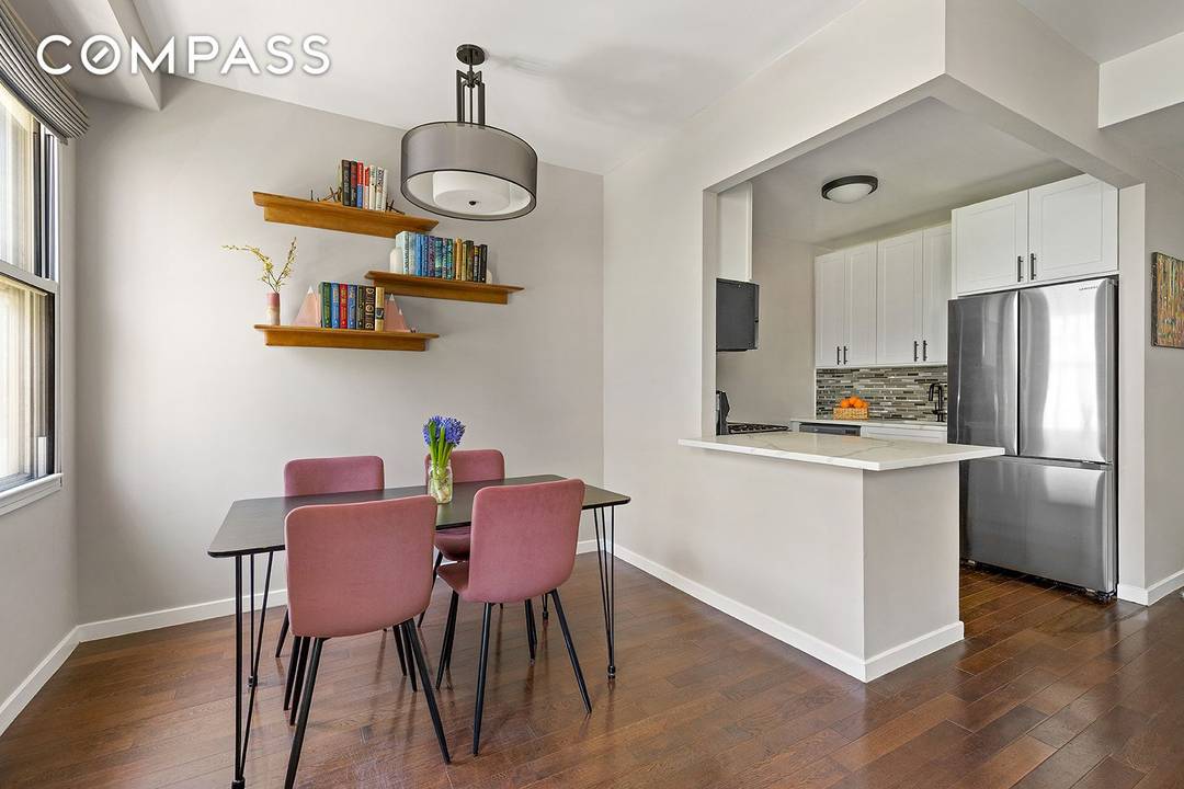 Welcome to a bright and beautifully finished one bedroom condominium in the heart of Boerum Hill where everything you love about Brooklyn is right outside your door.