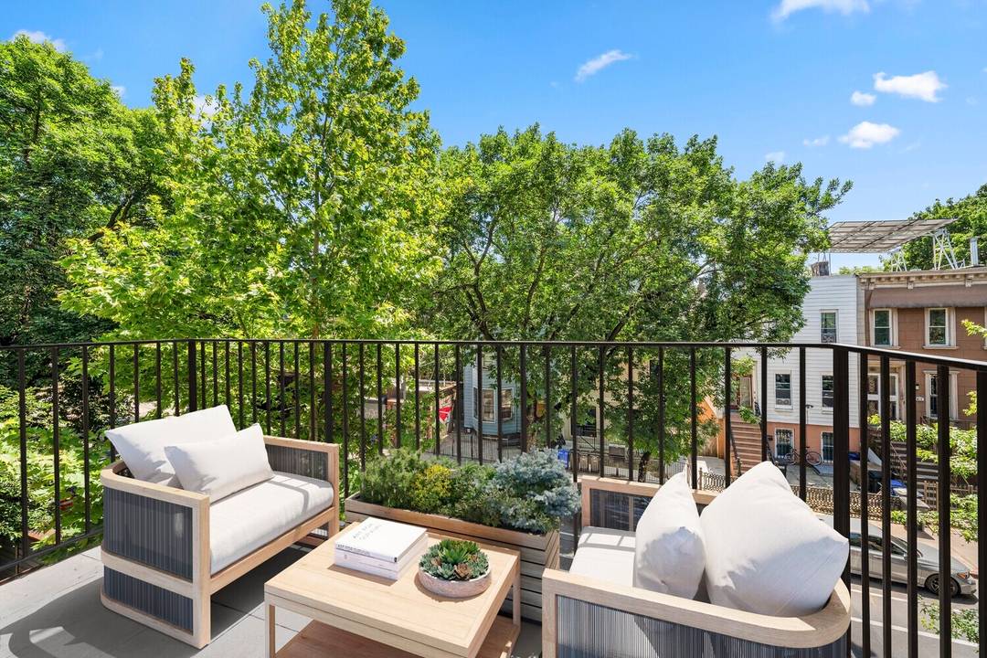 Sponsor Concessions 1 Year Paid CC and of RET for Full Ask Offers Welcome to 1019 Hancock Street, a boutique eight unit new development condominium in Bushwick.