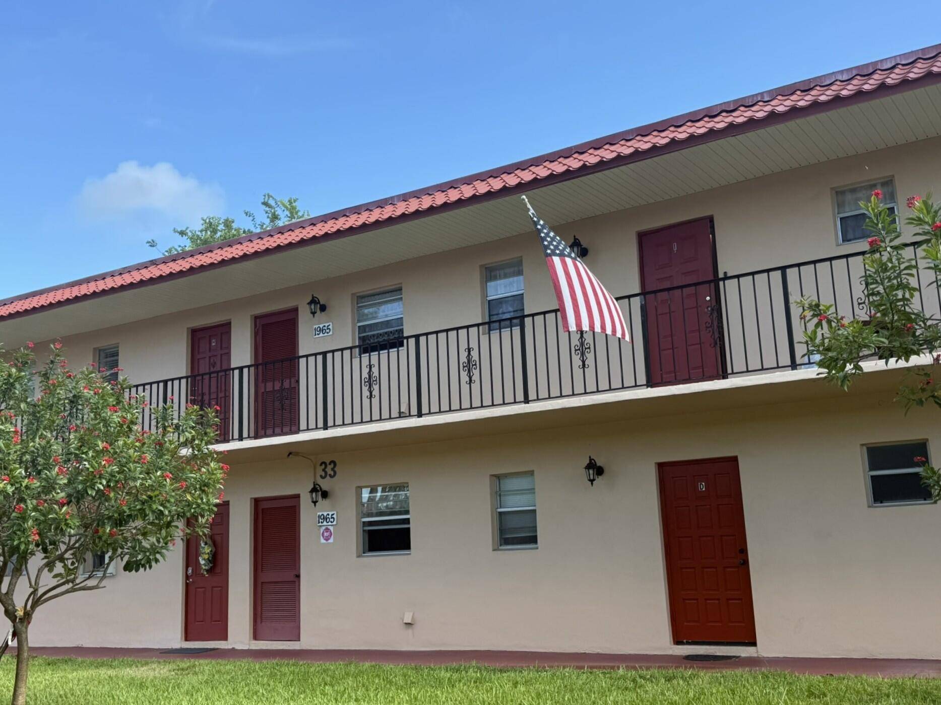 Lowest priced 1BR, 1. 5BA 55 condo with unlimited golf and stunning views.