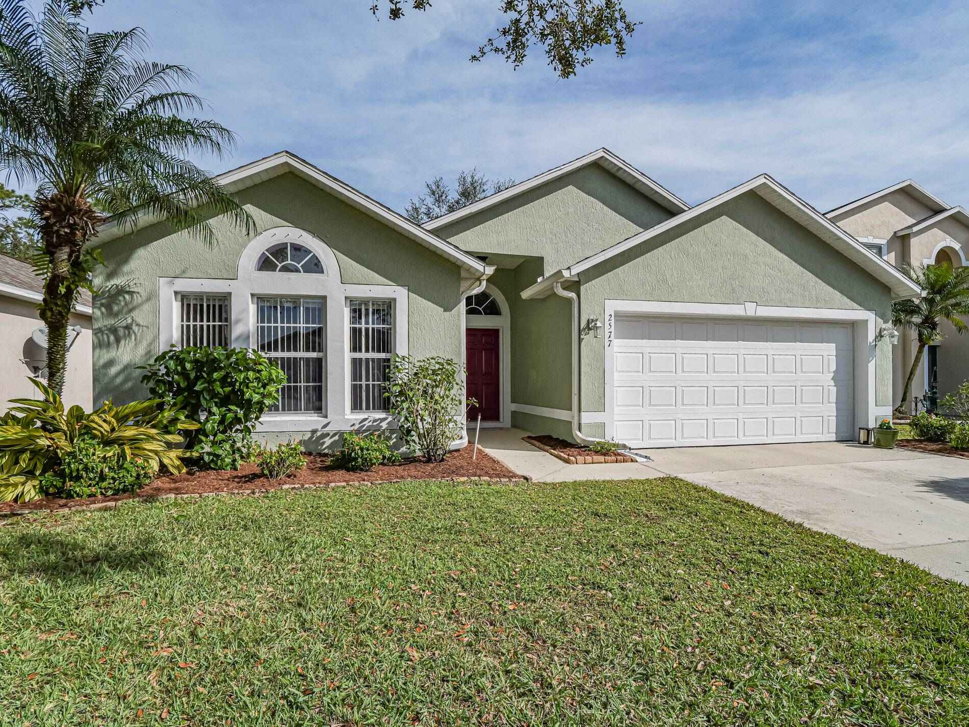 Immaculate doll house ! You'll feel right at home as you enter into this meticulously maintained original owner 3BD 2BA home in gated Majestic Oaks !