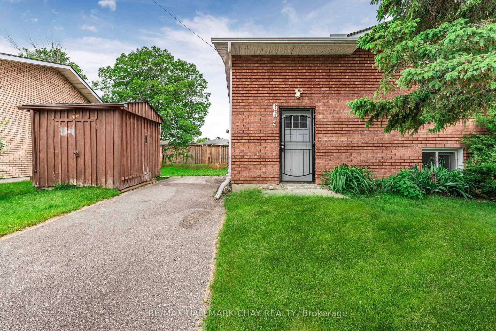 All Brick, Purpose Built Legal Duplex Upper Level For Lease !