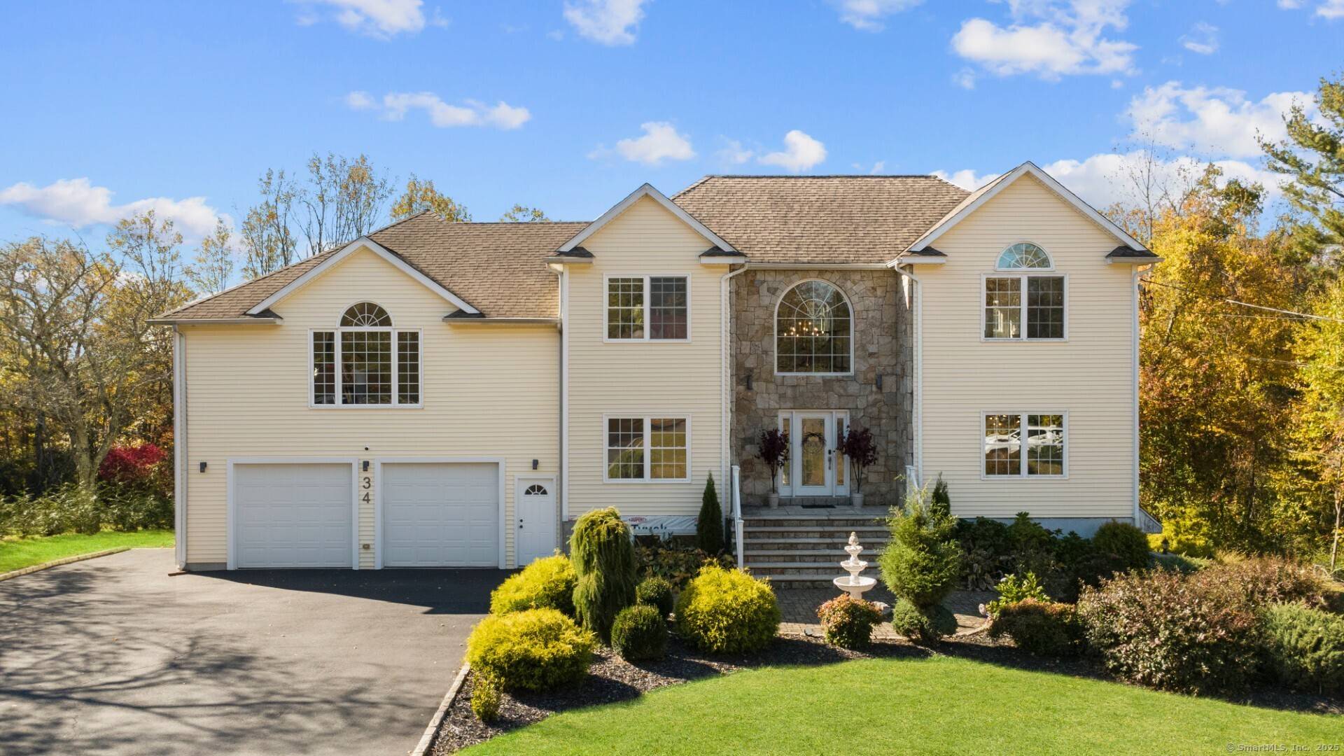 Welcome to this stunning 2, 897 sq.