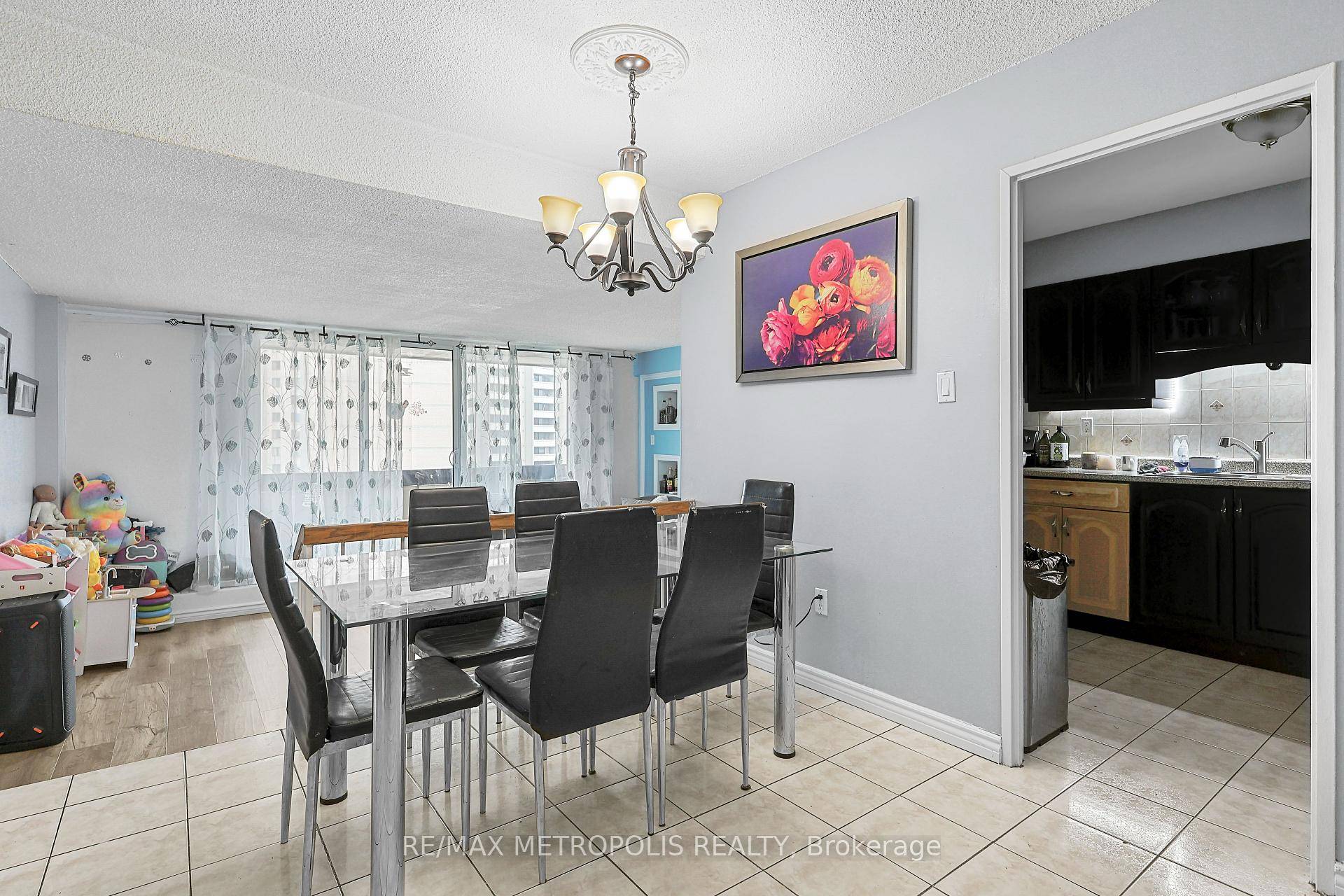 S P A C I O U S 3 bedroom, 2 bath condo unit with an oversized balcony for your family and guests to enjoy.