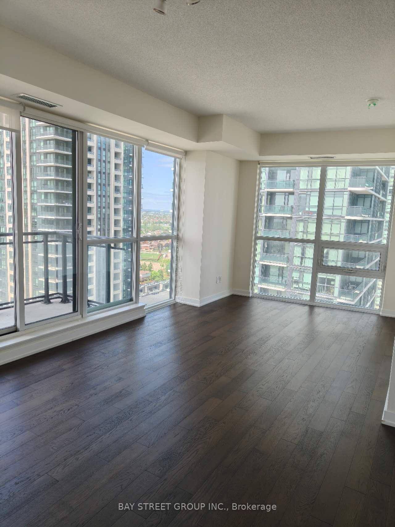 Stunning View 2 Bedrooms amp ; 2 Full Bathrooms In Downtown Mississauga.