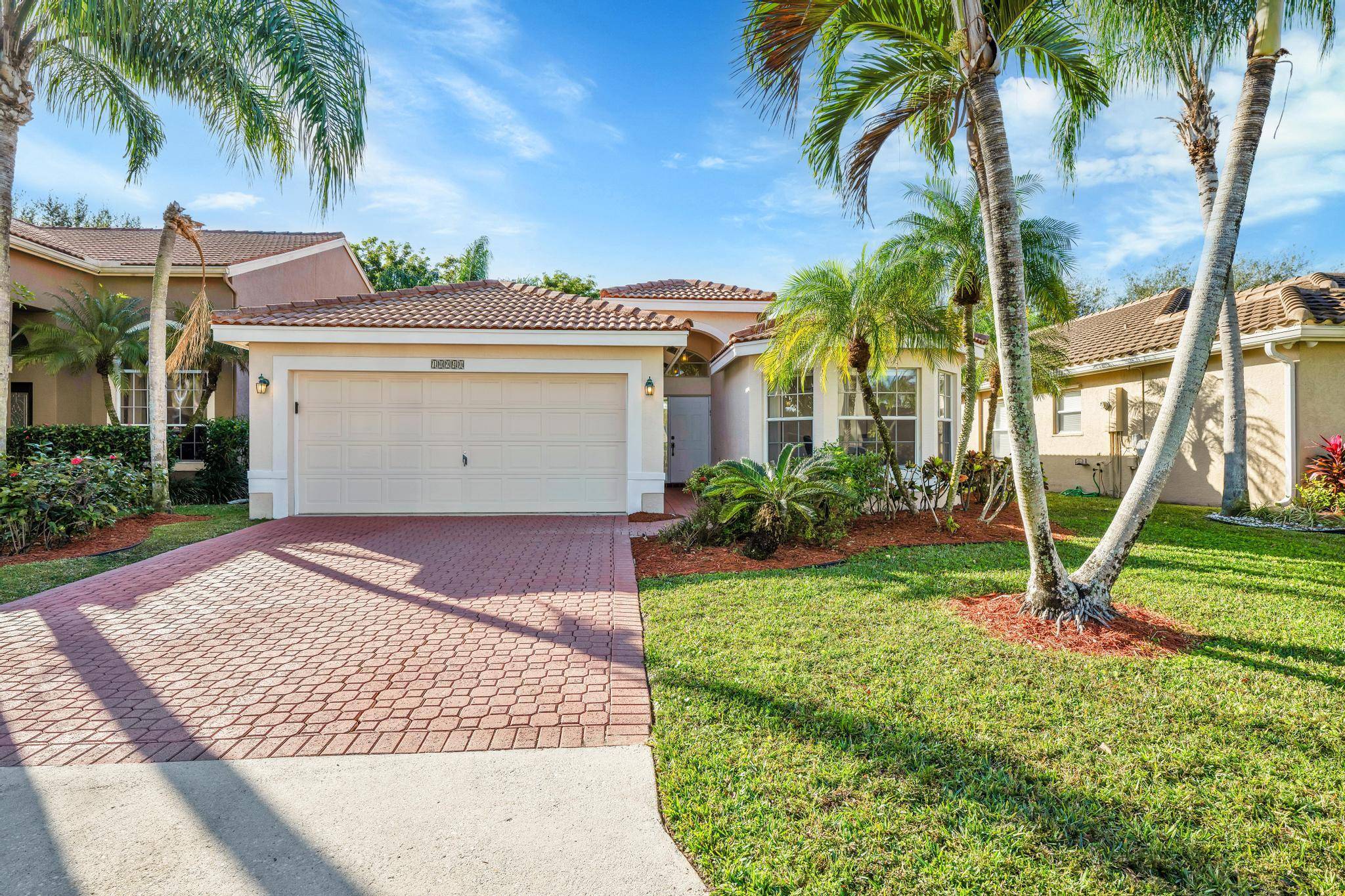 Welcome to the beautiful Symphony subdivision of ''The Lakes at Boca Raton'' !