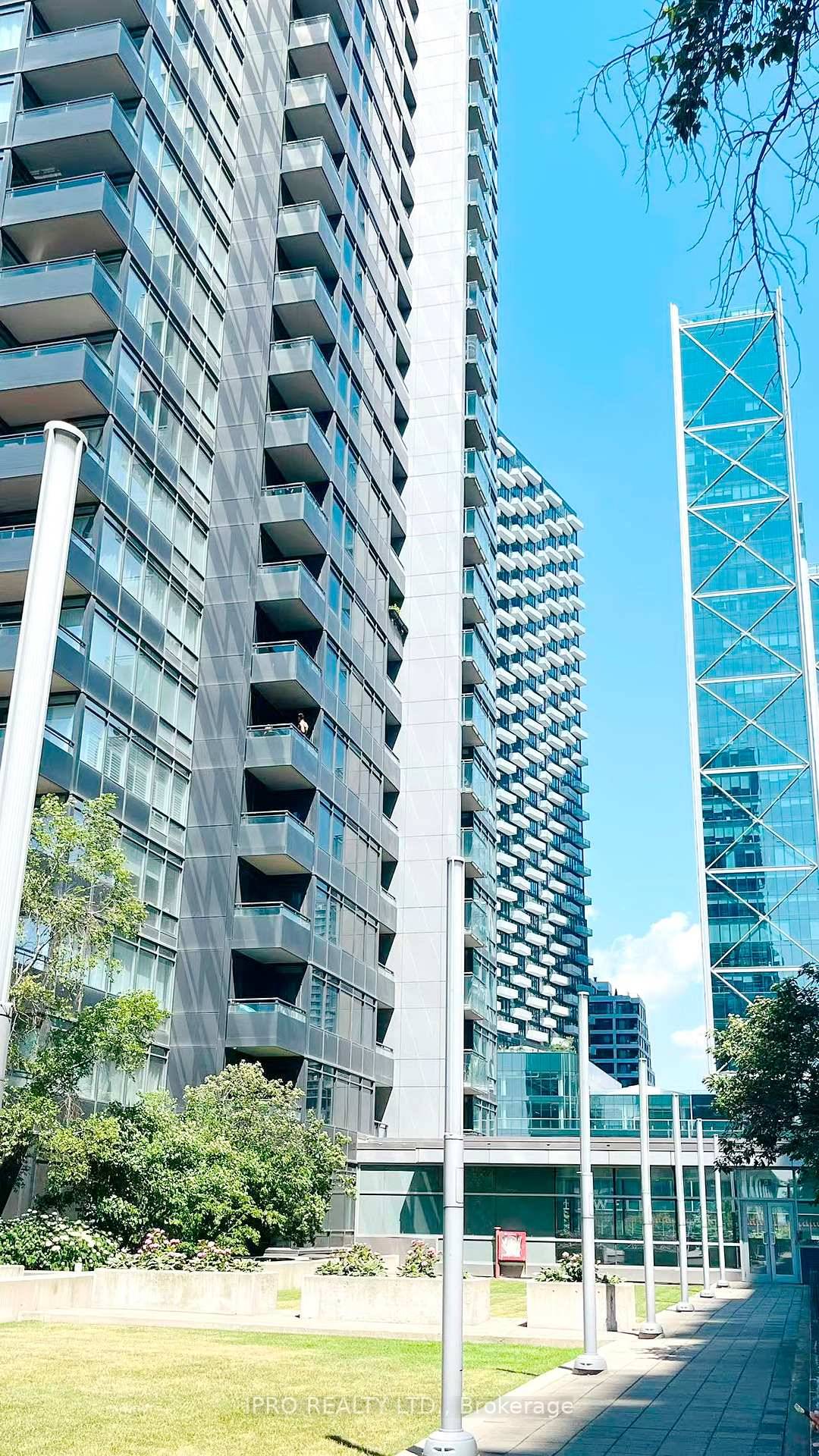 Good location ! ! 5 Minutes From The Well New Shopping, Culture, Food, And Entertainment Centre, Perfect For Students And Those Working.