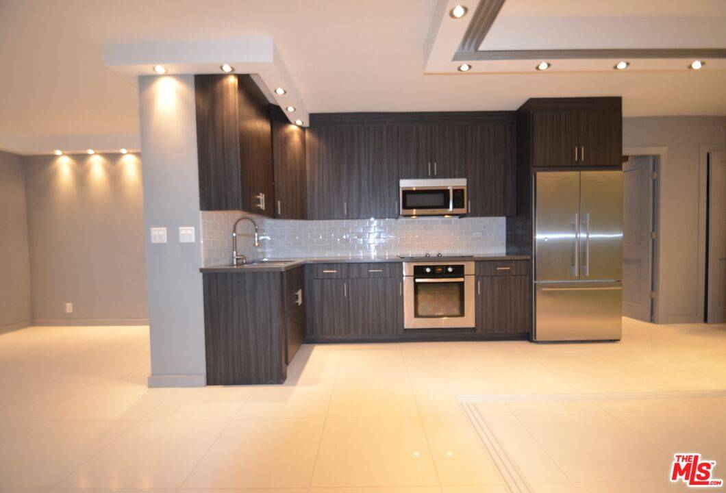 999  N DOHENY DR 1BR Sunset Strip La