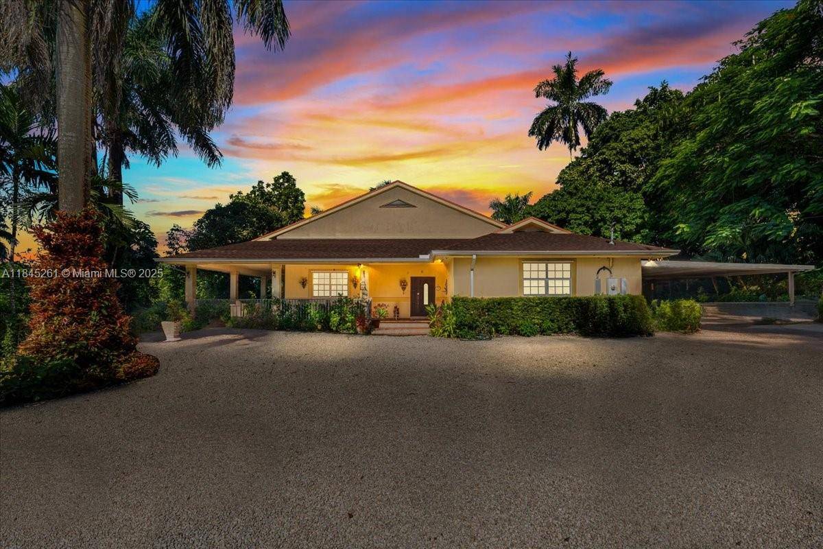 Experience Redland living in this charming 3BR 2.