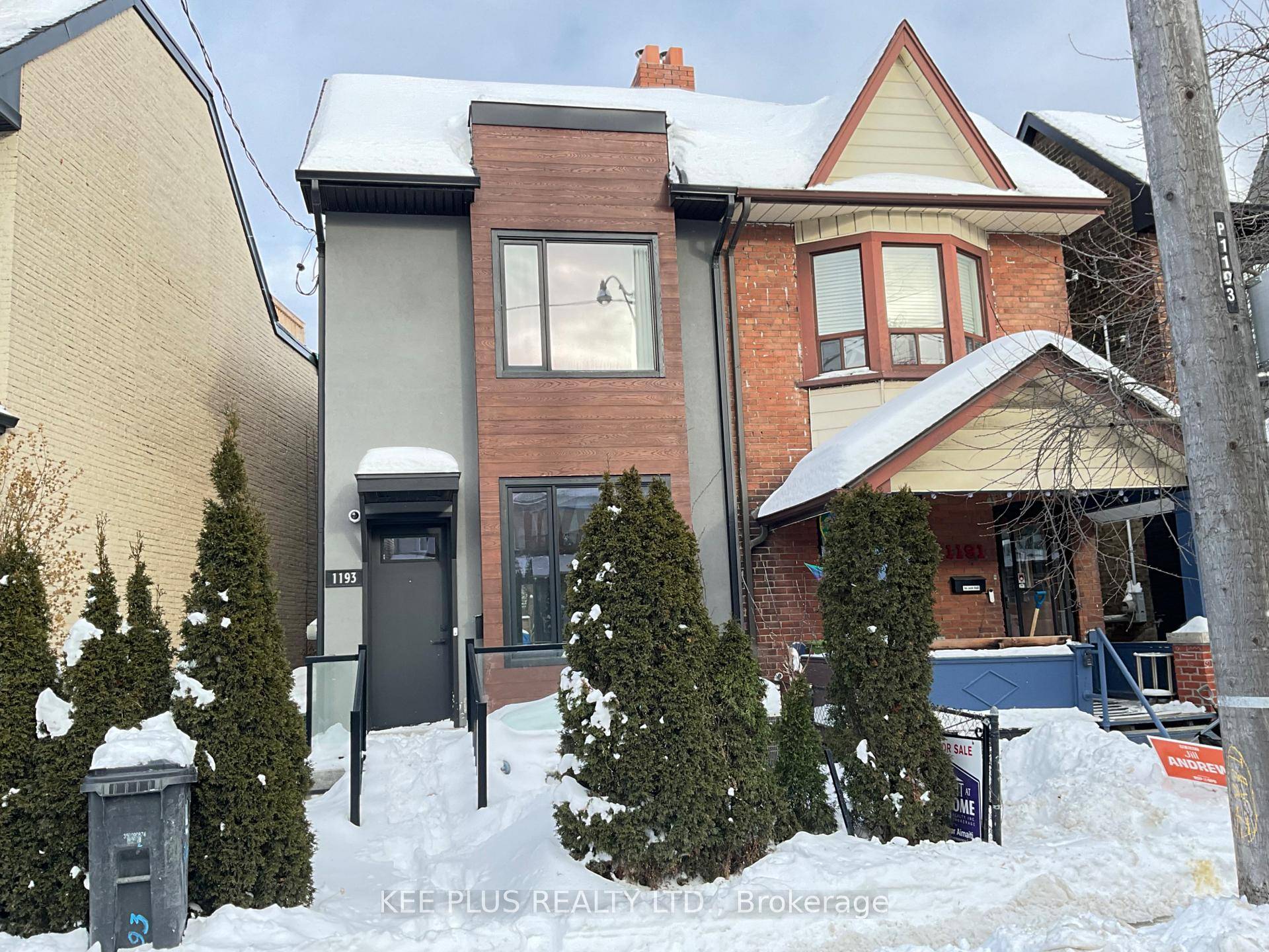 A beautifully updated semi detached home that is ideal for first time buyers or young families seeking city living with suburban comforts.